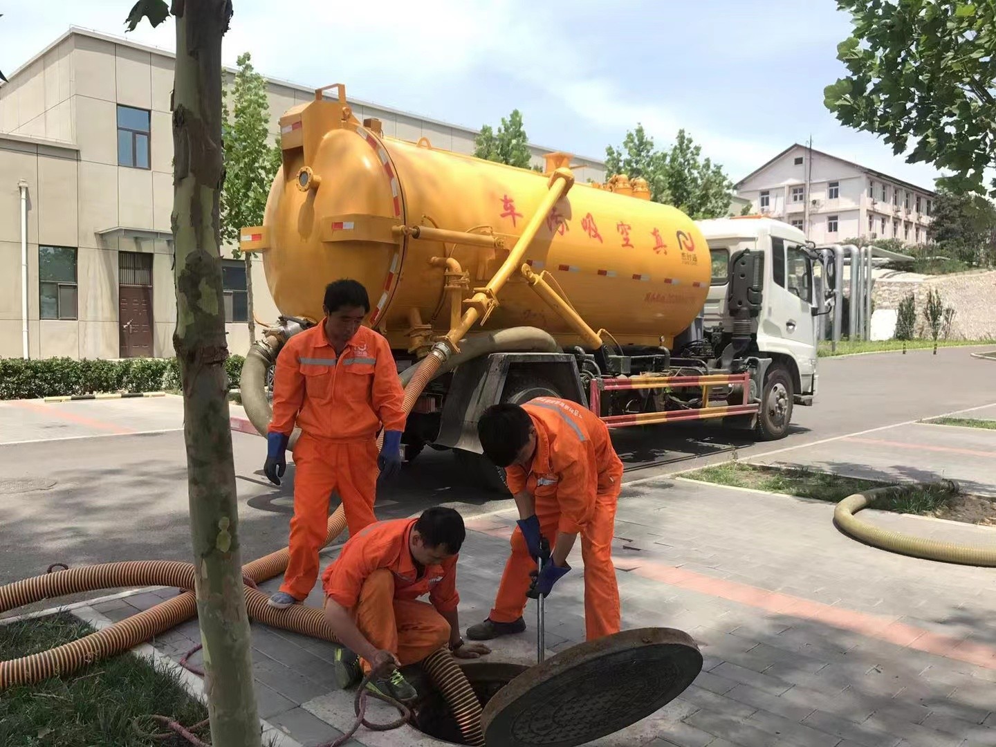 平原化粪池清理与5-8吨吸粪车施工效率分析